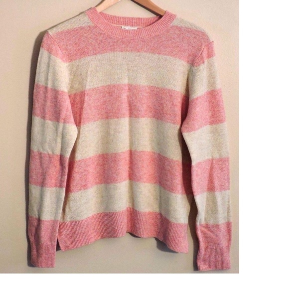 GAP Sweaters - Gap Sweater Knit Round Neckline Lambswool